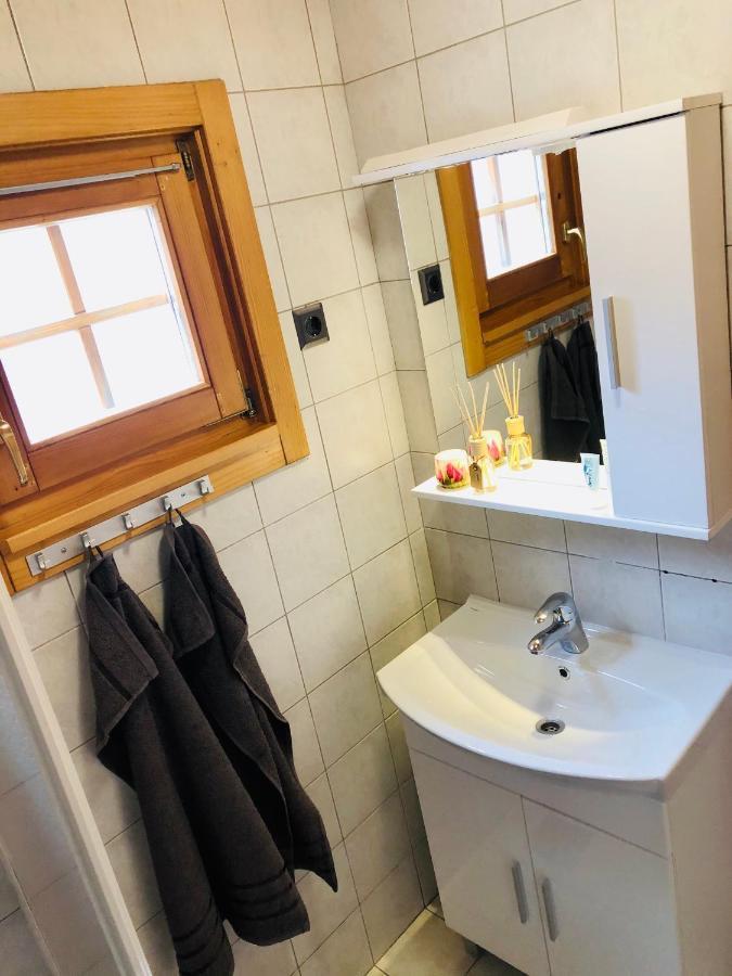 Holiday Cottage Krishtan Подчетртек Екстер'єр фото